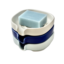 Load image into Gallery viewer, Self-Draining Porcelain Soap Dish